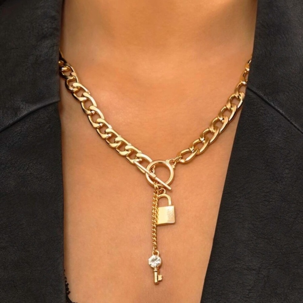 Chunky Curb Chain Lock and Key Toggle Necklace 24k Gold Plated new
